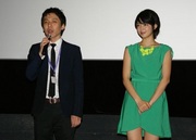 「風切羽 かざきりば」小澤雅人監督(左)と秋月三佳.jpg